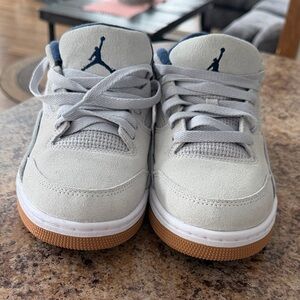 Nike Kids Light Gray Sneakers with Blue Jordan Big Boy 6 compatible to 8 Woman